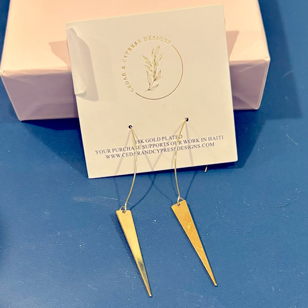 NET CEDAR & CYPRESS GOLD SPIKE EARRINGS